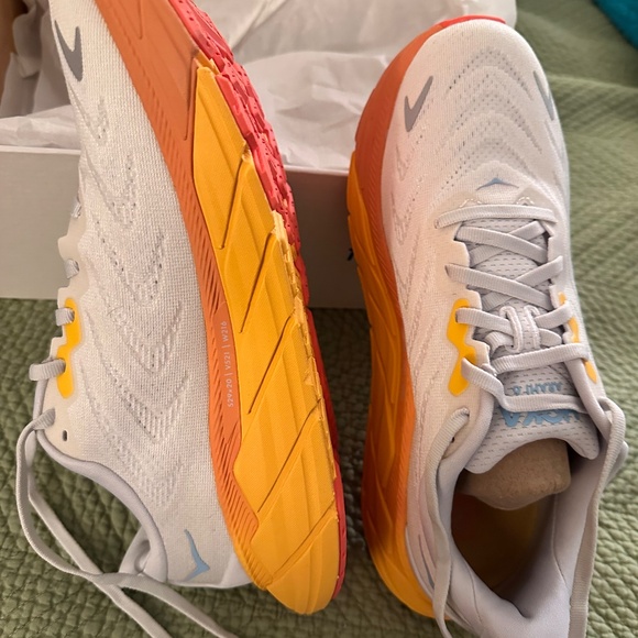 Arahi 6 Hoka everyday running shoe 1123195 - Picture 5 of 10